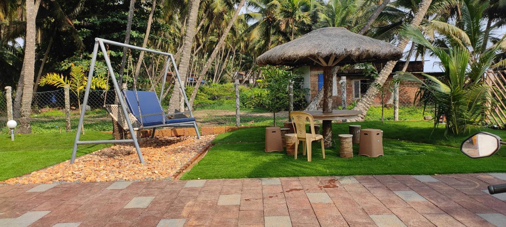Corniche Beach Resort Mulappilangad Room photo