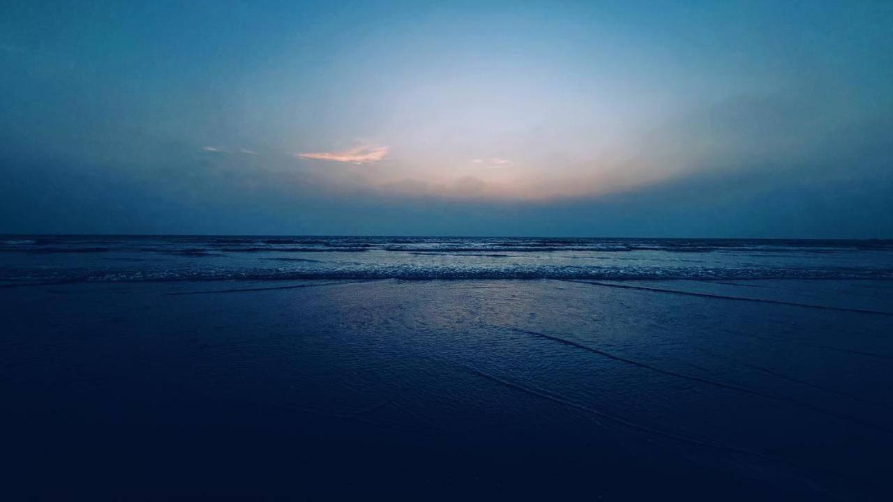 Corniche Beach Resort Mulappilangad Exterior photo